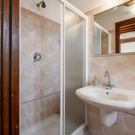 Apartamento Ground-floor Flat With Pool Near Cortona Civitella in Val di Chiana