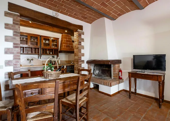 Ground-floor Flat With Pool Near Cortona Apartment Civitella in Val di Chiana
