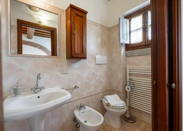 Ground-floor Flat With Pool Near Cortona Civitella in Val di Chiana
